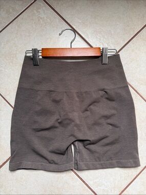 Alphalete amplify mocha shorts